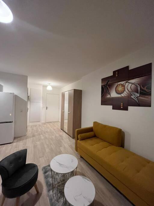 Résidence du Clos de l'Arche Torcy - Appartement de 34 m2, avec coin nuit, coin salon, coin cuisine, et parking privé souterrain - Idéal longs séjours Exterior foto