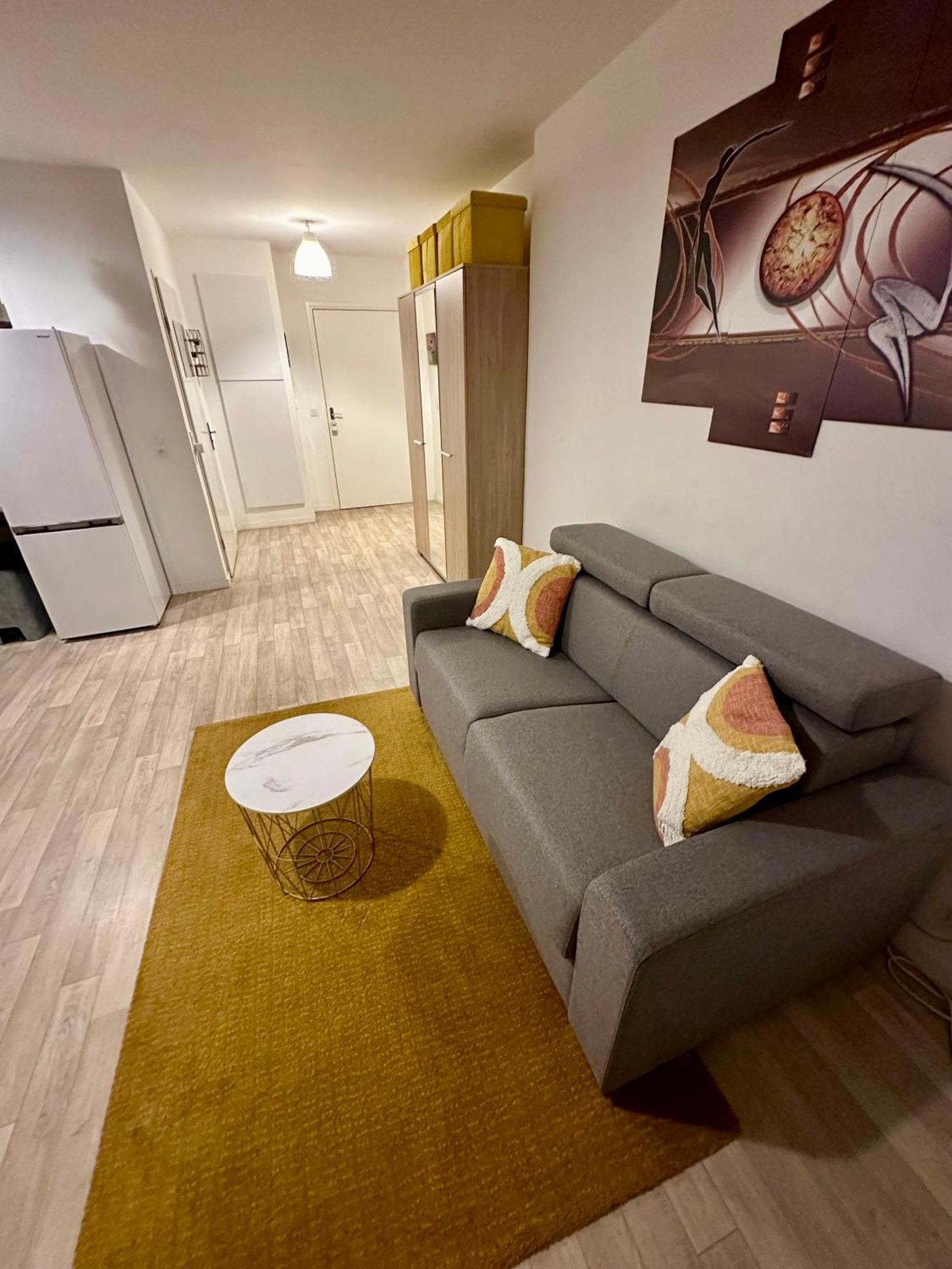 Résidence du Clos de l'Arche Torcy - Appartement de 34 m2, avec coin nuit, coin salon, coin cuisine, et parking privé souterrain - Idéal longs séjours Exterior foto